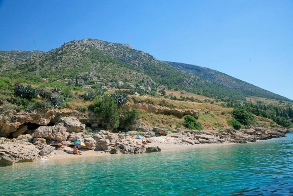 Villa Nera Bol Kültér fotó