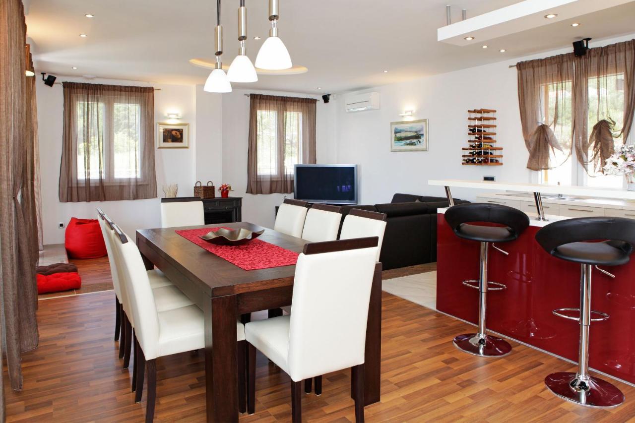 Villa Nera Bol Kültér fotó